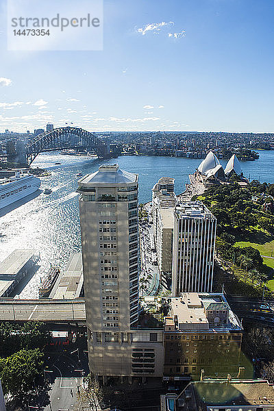 Australien  New South Wales  Sydney  Hafenbrücke und Opernhaus von Sydney