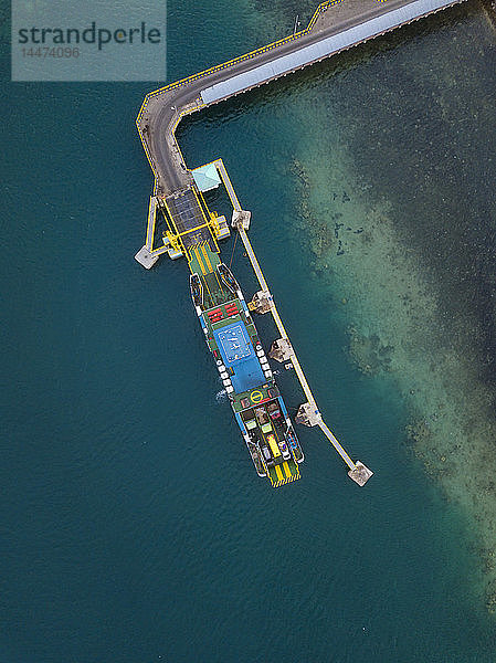 Indonesien  West-Sumbawa  Luftaufnahme von Poto Tano  Hafen