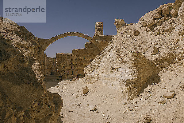 Israel  Negev  Avdat-Nationalpark  Kirchenruine in der Wüste