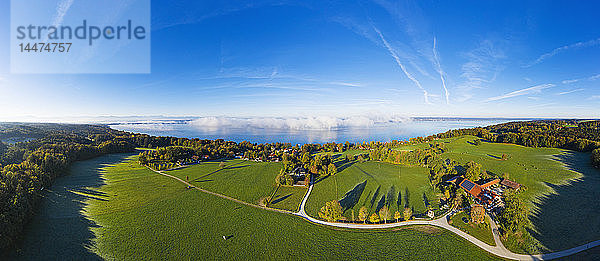 Deutschland  Oberbayern  Fuenfseenland  Luftaufnahme des Starnberger Sees  Ambach und Luigenkam bei Muensing