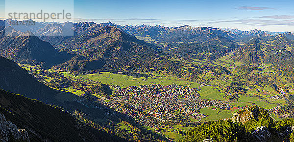 Deutschland  Bayern  Oberallgäu  Oberstdorf  Blick nach Österreich  Allgäuer Alpen  Vorarlberg  Kleinwalsertal  Toreck  Gottesacker  Hoher Ifen