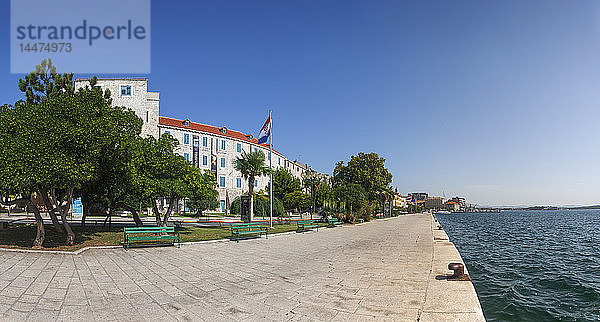 Kroatien  Dalmatien  Sibenik  Promenade und Adria  städtisches Museum