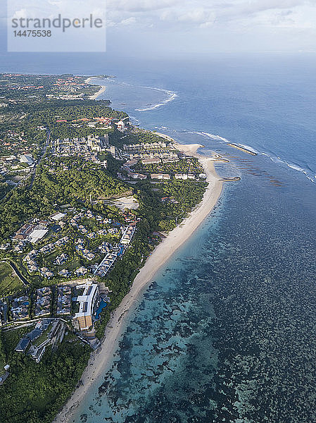 Indonesien  Bali  Luftaufnahme der Hotelanlage am Strand von Nusa Dua