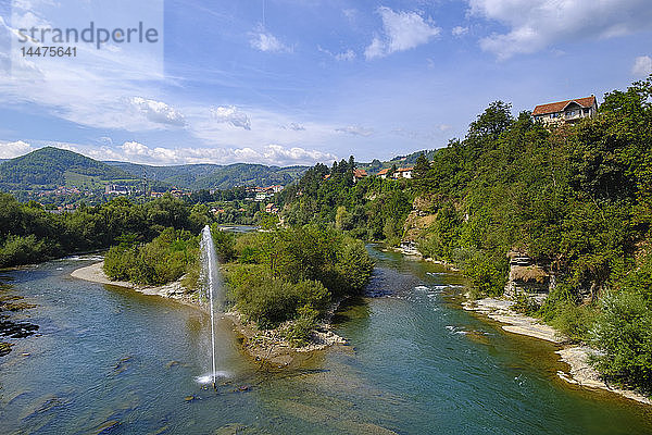 Montenegro  Bijelo Polje  Fluss Lim und Brunnen
