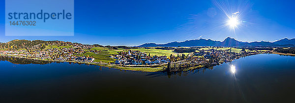 Deutschland  Bayern  Ostallgäu  Region Füssen  Hopfen am See  Luftaufnahme Hopfensee