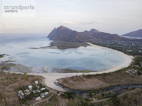 Indonesien  West-Sumbawa  Strand von Maluk  Luftaufnahme des Surf-Punktes Super Suck