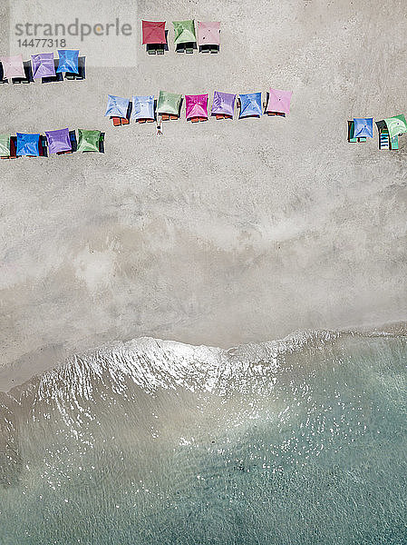 Indonesien  Bali  Karangasem  Luftaufnahme des unberührten Strandes