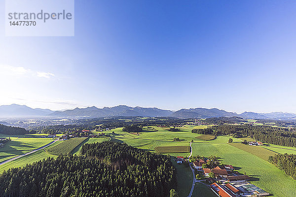 Deutschland  Bayern  Chiemgau  Luftaufnahme der Alpen