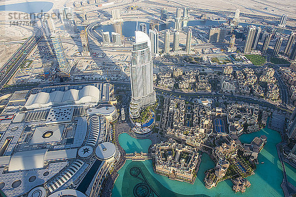 Vereinigte Arabische Emirate  Dubai  Der Dubai-Brunnen von oben