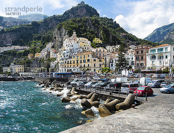 Italien  Amalfi  Blick auf die historische Altstadt