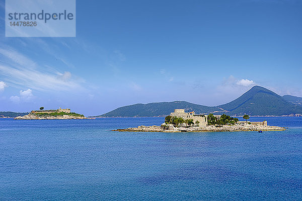 Montenegro  Bucht von Kotor  Halbinsel Lustica  Fort Mamula und Gospa-Insel