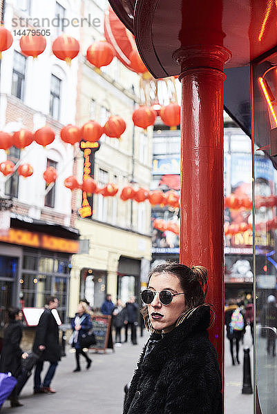 London  junge Frau in Chinatown