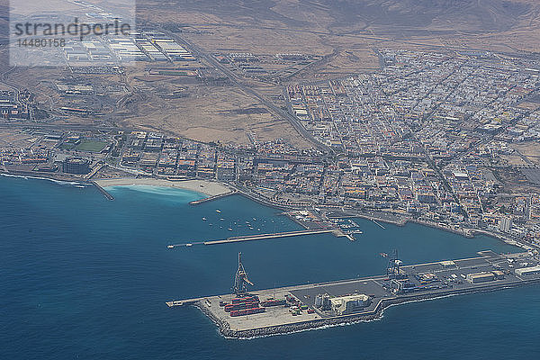 Spanien  Kanarische Inseln  Fuerteventura  Luftaufnahme von Puerto del Rosario