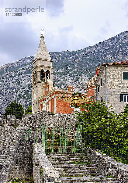 Montenegro  Bucht von Kotor  Dobrota  Kirche Sveti Mateja