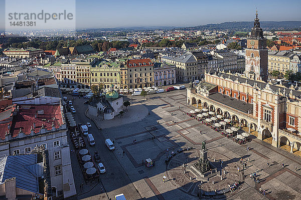 Polen  Krakau  Luftaufnahme über dem Hauptplatz in der Altstadt