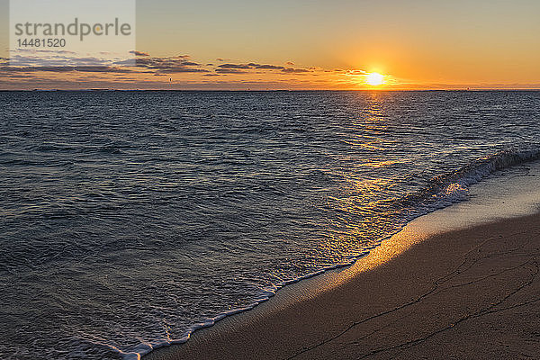 Mauritius  Südwestküste  Strand von Le Morne bei Sonnenuntergang