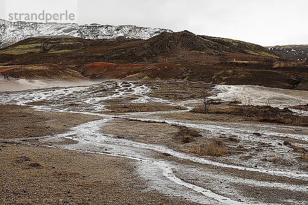 Eisland  Haukadalur-Tal  Geothermiestandort mit heisser Quelle  Geysir
