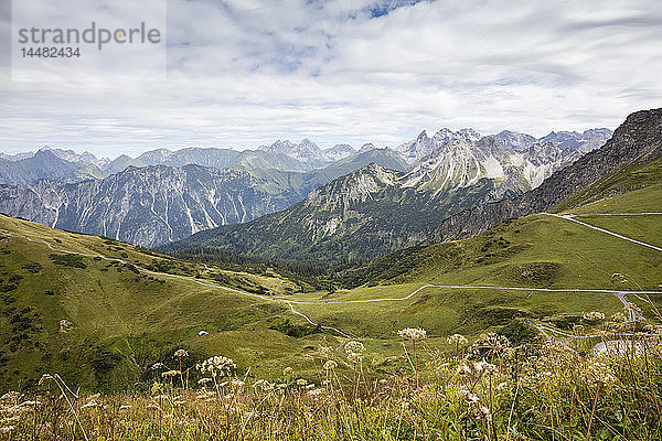 Deutschland  Bayern  Allgäu  Allgäuer Alpen  Blick von der Bergstation Kanzelwand