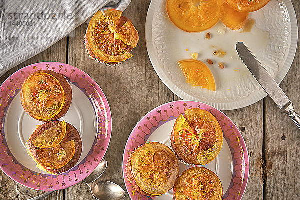 Zubereitung von Muffins mit kandierten Orangenscheiben