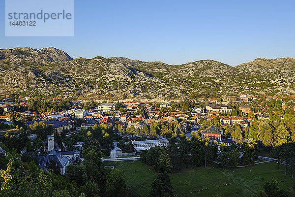 Montenegro  Blick vom Mausoleum von Njegos auf dem Berg Jezerski Vrh in Richtung Cetinje