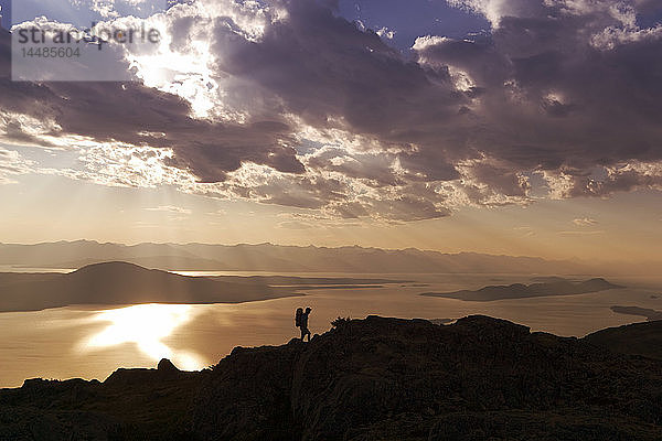 Wanderer auf Kamm @ Sonnenuntergang Douglas ist SE AK Digital Sommer Silhouette