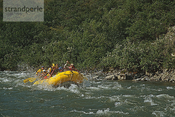 Menschen Rafting Wildwasser auf Kongakut River ANWR AK Sommer Brooks Range