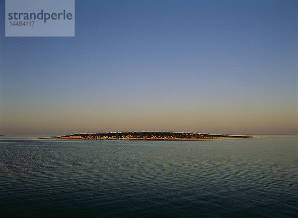 Blick auf das Meer und die Insel