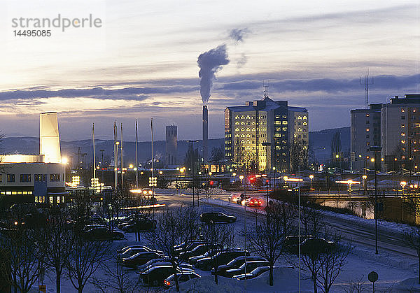 Blick auf das Stadtbild bei Nacht