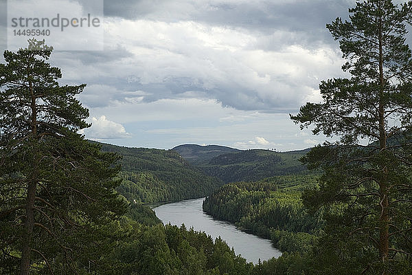 Blick auf einen Fluss  Schweden.