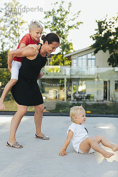 Familie zusammen