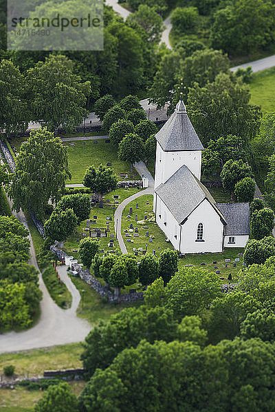 Kirche  Luftaufnahme