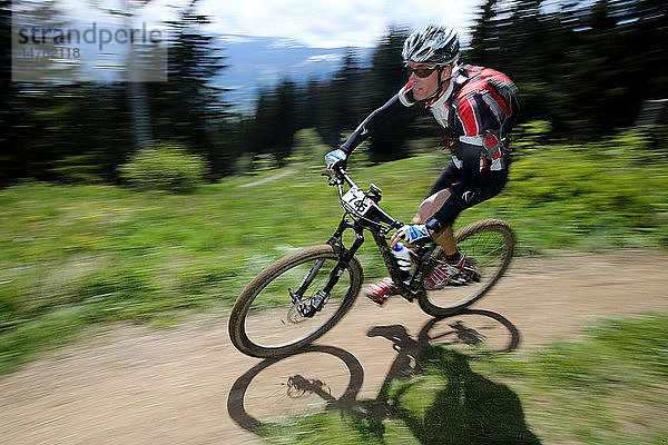 Dre Dans le l´Darbon : Mountainbike-Rennen in den französischen Alpen.