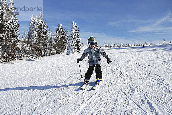 SKIING