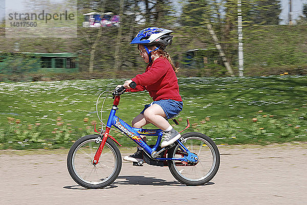 KINDERRADFAHREN