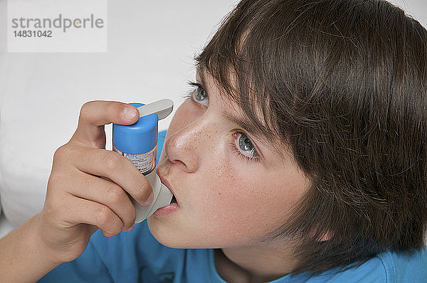ASTHMA-BEHANDLUNG  JUGENDLICHE