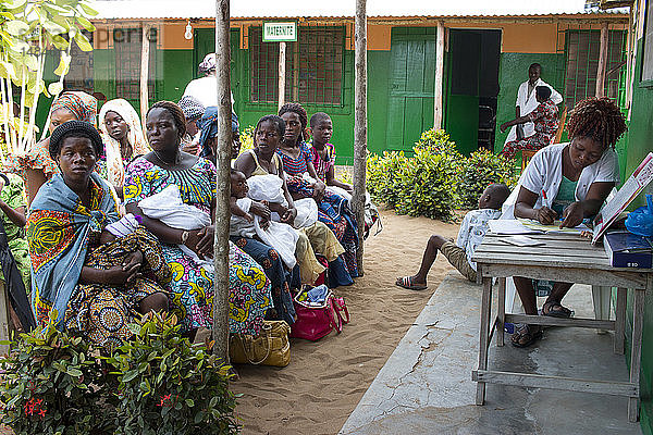 Reportage in einem Gesundheitszentrum in Lome  Togo. Impfungen.