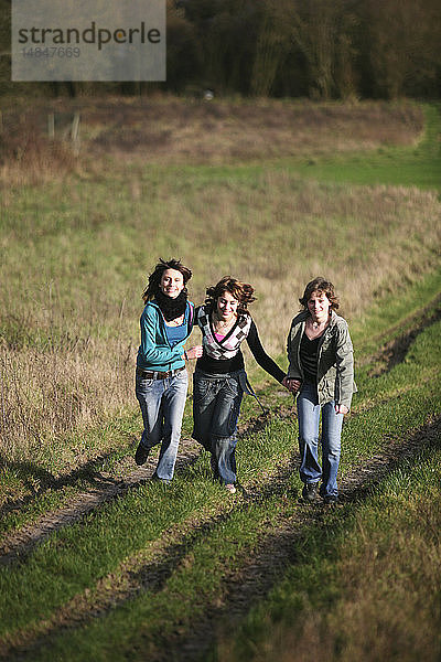 GRUPPE VON HERANWACHSENDEN