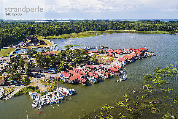 Yachthafen im Ferienort