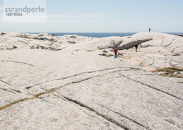 Touristen in Peggy's Cove  Neuschottland  Kanada