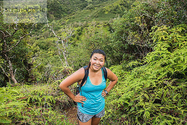 Wanderer im Regenwald  Iao Valley  Maui  Hawaii
