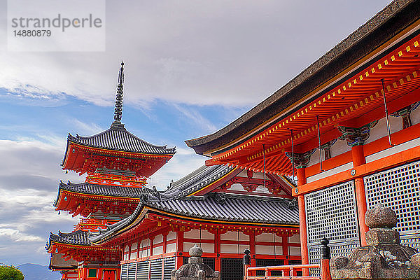 Otowa-san Kiyomizu-dera buddhistischer Tempel  Kyoto  Japan