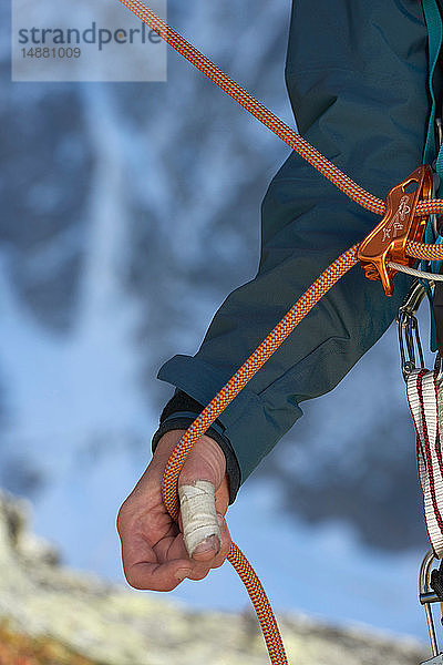 Sicherheitsgurt  der von Bergsteigern getragen wird