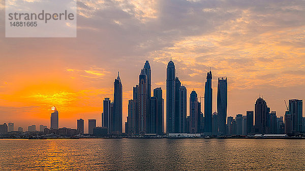 Skyline  Dubai Marina  Vereinigte Arabische Emirate