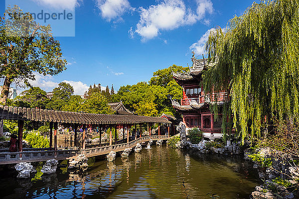 Pavillon des Zuhörens der Wellen im Yu-Garten  Shanghai  China