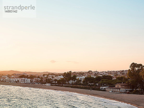 Sonnenuntergang über dem Meer  Altafulla  Katalonien  Spanien