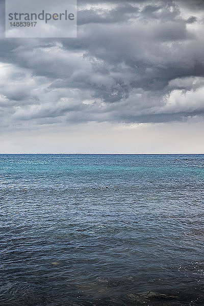 Meereslandschaft mit Sturmwolken  Agaete  Kanarische Inseln  Spanien