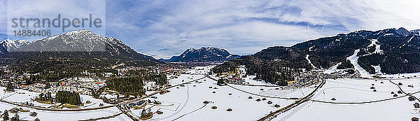 Deutschland  Bayern  Garmisch Partenkirchen und Wettersteingebirge im Winter