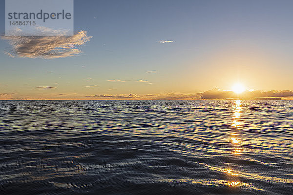USA  Hawaii  Pazifischer Ozean  Insel Ni'ihau bei Sonnenuntergang