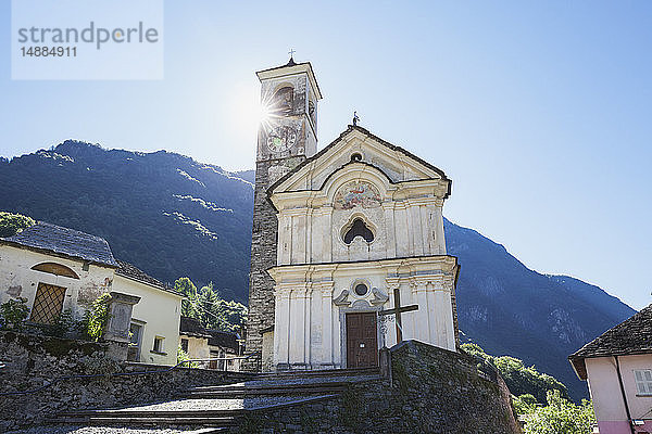 Schweiz  Tessin  Verzascatal  Kirche in Lavertezzo