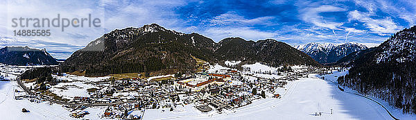 Deutschland  Bayern  Garmisch Partenkichen  Oberammergau  Ettal  Benediktinerabtei  Kloster Ettal im Winter